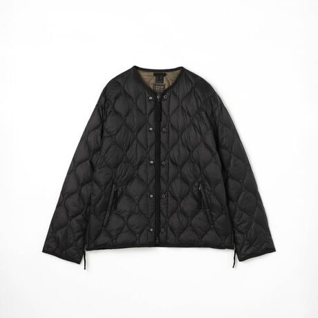 [^ԁF5569-3773]TAION@MILITARYM65 LINER SHORT DOWNSndA肵TCYuM-65Ci[v_EWPbgOčEɂĂ{^ĂƁAVGbgאgɂ邱Ƃł܂Byď_炩ȐngpAۉɗDꂽ800FP̃_E̗pBw`}Lg̃_EXeb`A~^[oB㉺JłWWbvt@Xi[́AXbĝ悤ɊJ𒲐ł܂B܂AẽXbǵA悪₷T|[gA {g̃|PbgɎ₷Ad˒yłdlƂ܂ByĒg_炩A~^[eCXg̃_EEFAłB]̃Ci[_EƂ͈ႢATCY傫߂ȃVGbgɎdグĂ܂̂ŁA[YȃX^CŒĂƂ߂łByiXybNzE_炩̂鍂xngpĂ܂BE800FP̏㎿ȃ_EgpĂ܂BEOĂƗeɂ́AYKKt@Xi[gpĂ܂BEOčEɂ́AYKKXibv{^iTAIONjgpĂ܂BEeɂ́At@Xi[XbgtĂ܂BEƒł̐\łBTAIOŃA̍800FP̃_EiHсj̗pĂ܂B ʂŎgp_EiʁF600FPOjyāA gC܂ނƂł܂B*ꕔ800FPł͂ȂACe܂B\߂B