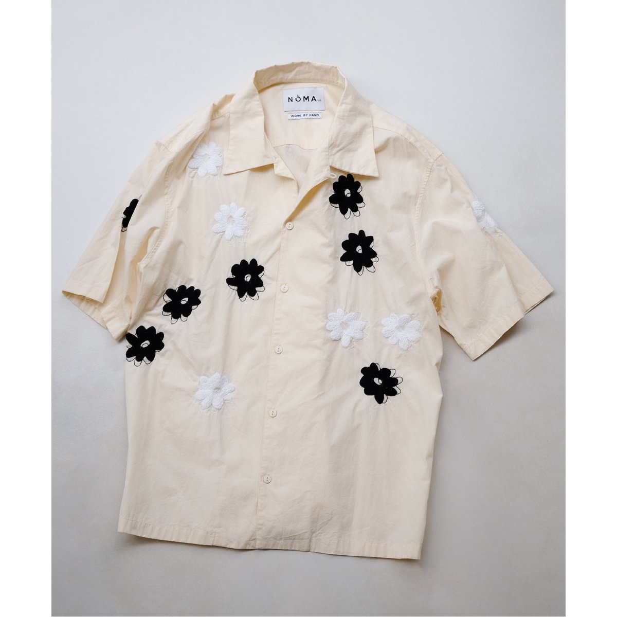 【NOMA t.d. for LA BOUCLE】フラワー 刺繍 半袖 シャツ NOMA t.d. for LA BOUCLE】フラワー 刺繍 半袖 シャツ - メルカリ
