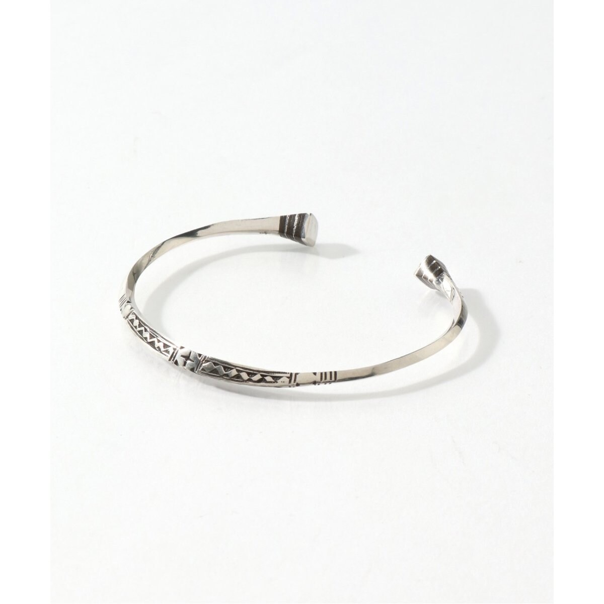 Adawat'n Tuareg / アダワット トゥアレグ】Tafoukt バングル