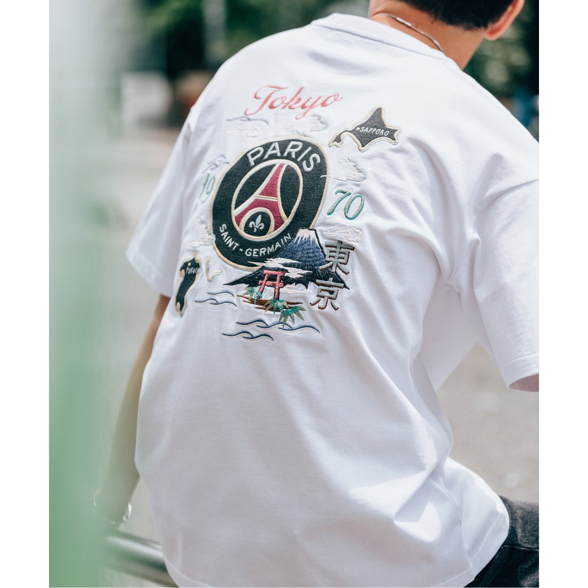 Paris Saint-Germain】TOKYO刺繍Tシャツ Lサイズ-