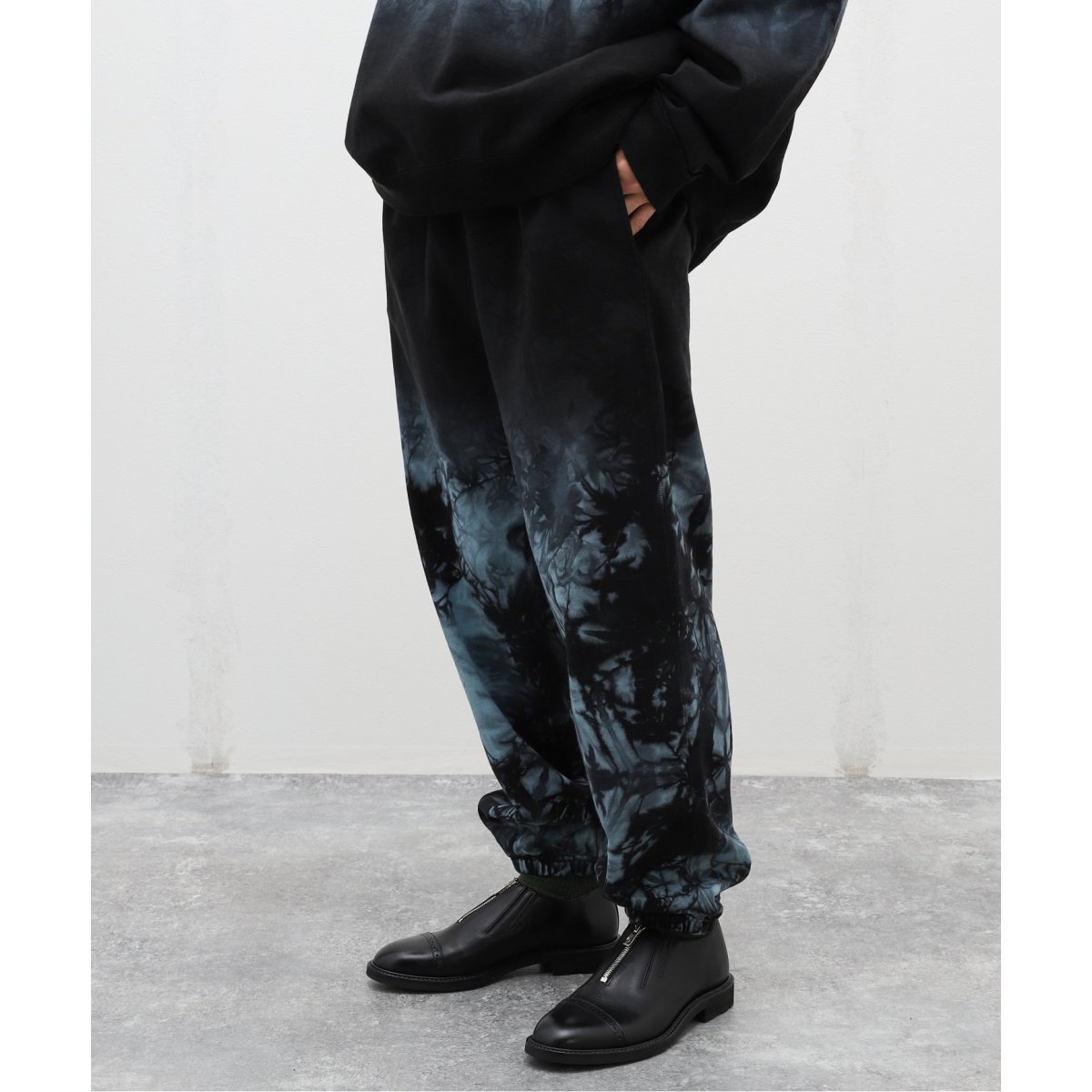 MARKAWARE マーカウェアGYM PANTS TIE DYE MARKAWARE / マーカウェア】GYM PANTS TIE DYE | エディフィス(EDIFICE