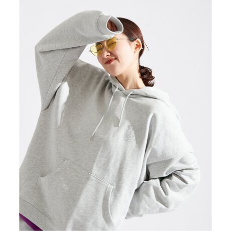 [^:25070340000210]JWAX^CiグAƂẴACepETWF} vI[o[p[J[IɂꂽpETWF}̃GuAꂽfUCA肰Ȃuh̃R[fBl[gXe[^XiグBʂȂVvȃfUĆAǂȃR[fBl[gɂ킹₷A񂵗͂QB̃fBe[ŁAƂVGbǵAghȂAbNXSnBG̗ǂfނgpĂAKȒSn܂BJWAȃfj`mp͂Aꂢ߂ȃXbNXƂ悭ACi[ɃVc킹AAE^[ƂăWPbgHDƁAlXȃX^COy߁AX^CO̕L܂Bfނ̃p[J[ƃpcł̃ZbgAbvpIXXiԁF25070340000210iFPSG JP STAINLESS EMBLEM HOODIEiԁF25031340000210iFPSG JP STAINLESS EMBLEM SHORTSyParis Saint-Germain / pETWF}zpETWF}1970NɐݗA2011NQSINu𔃎ĈȗAẼgbvTbJ[NuѐEIȃX|[cuh1ɕϖe܂BuEj[NVeBEEj[NNuṽX[KfA{npB̃vTbJ[NuƂđ݁BȗA킸10NԂ27An獇v45̃gtB[lAtXōłTbJ[NuɂȂ܂B܂AiEW[jAxbJACuqrb`AČ݂̓lC}[AGoyAbV܂ޑ̑f炵I肪ݐЁE􂵂Ă܂BNu̍ۓIȐlC͔NX܂葱A݁AEōł\[VfBAɂătH[ĂNu1łA킸9NԂ01l𒴂R~jeBɊg債Ă܂B܂AEWJƂāAVK|[ƃh[nɍێJ݂Ă܂B2016Nɂ́AjqTbJ[AqTbJ[Anh{[A_eX|[cǉAIȃX|[cNuƂȂ܂BXɁAЉdɂĒnɊҌ邱Ƃ̓Nȕdvȃ~bVƐMĂÃvWFNgWJĂ܂BłANupɊJ݂Ăubhu[EXN[vWFNgv́ANu̎҂ւ̕dɑ΂R~bgg\Ă܂B舵ɂẮAiɂĂi\ɂĂmFBƖ̊֌WɂAۂFČꍇ܂B܂p\REX}[gtHȂǂ̊ɂA኱iƉ摜̃J[قȂꍇ܂Bi̐F́AiAbv摜QƂB