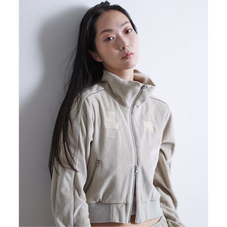 [^:25011340201010]pETWF}AăEBYRNV𔭕\Itbg{[̏Mƃp̃GKXZAɗނȂRNVBẼTbJ[t@MParis Saint-GermainipETWF}jAɃEBYC[`B̃Gp[gAX|[cւ̏MAăp̐ꂽX^CZvVIȎ݁A㏗̑lȃCtX^CɊYfUĆAX|[cV[͂Aʂt@bVACeƂĂԈႢȂBfނ̃gbNpcƂ̃ZbgAbvpIXXiԁF25011340201010iFyParis Saint-Germain / pETWF}z PILE CROP TRACK JACKETiԁF25030340202010iFyParis Saint-Germain / pETWF}z PILE TRACK PANTSyParis Saint-Germain / pETWF}zpETWF}1970NɐݗA2011NQSINu𔃎ĈȗAẼgbvTbJ[NuѐEIȃX|[cuh1ɕϖe܂BuEj[NVeBEEj[NNuṽX[KfA{npB̃vTbJ[NuƂđ݁BȗA킸10NԂ27An獇v45̃gtB[lAtXōłTbJ[NuɂȂ܂B܂AiEW[jAxbJACuqrb`AČ݂̓lC}[AGoyAbV܂ޑ̑f炵I肪ݐЁE􂵂Ă܂BNu̍ۓIȐlC͔NX܂葱A݁AEōł\[VfBAɂătH[ĂNu1łA킸9NԂ01l𒴂R~jeBɊg債Ă܂B܂AEWJƂāAVK|[ƃh[nɍێJ݂Ă܂B2016Nɂ́AjqTbJ[AqTbJ[Anh{[A_eX|[cǉAIȃX|[cNuƂȂ܂BXɁAЉdɂĒnɊҌ邱Ƃ̓Nȕdvȃ~bVƐMĂÃvWFNgWJĂ܂BłANupɊJ݂Ăubhu[EXN[vWFNgv́ANu̎҂ւ̕dɑ΂R~bgg\Ă܂ByӁzƖ̊֌WɂAۂFČꍇ܂B܂p\REX}[gtHȂǂ̊ɂA኱iƉ摜̃J[قȂꍇ܂Bi̐F́AiAbv摜QƂB