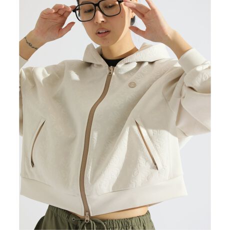 [^:25070340205010]pETWF}AăEBYRNV𔭕\Itbg{[̏Mƃp̃GKXZAɗނȂRNVBẼTbJ[t@MParis Saint-GermainipETWF}jAɃEBYC[`B̃Gp[gAX|[cւ̏MAăp̐ꂽX^CZvVIȎ݁A㏗̑lȃCtX^CɊYfUĆAX|[cV[͂Aʂt@bVACeƂĂԈႢȂBfUC̃ZbgAbvpIXXiԁF25070340205010iFyParis Saint-Germain / pETWF}z MONOGRAM PARKAiԁF25030340201010iFyParis Saint-Germain / pETWF}z MONOGRAM SHORTSyParis Saint-Germain / pETWF}zpETWF}1970NɐݗA2011NQSINu𔃎ĈȗAẼgbvTbJ[NuѐEIȃX|[cuh1ɕϖe܂BuEj[NVeBEEj[NNuṽX[KfA{npB̃vTbJ[NuƂđ݁BȗA킸10NԂ27An獇v45̃gtB[lAtXōłTbJ[NuɂȂ܂B܂AiEW[jAxbJACuqrb`AČ݂̓lC}[AGoyAbV܂ޑ̑f炵I肪ݐЁE􂵂Ă܂BNu̍ۓIȐlC͔NX܂葱A݁AEōł\[VfBAɂătH[ĂNu1łA킸9NԂ01l𒴂R~jeBɊg債Ă܂B܂AEWJƂāAVK|[ƃh[nɍێJ݂Ă܂B2016Nɂ́AjqTbJ[AqTbJ[Anh{[A_eX|[cǉAIȃX|[cNuƂȂ܂BXɁAЉdɂĒnɊҌ邱Ƃ̓Nȕdvȃ~bVƐMĂÃvWFNgWJĂ܂BłANupɊJ݂Ăubhu[EXN[vWFNgv́ANu̎҂ւ̕dɑ΂R~bgg\Ă܂ByӁzƖ̊֌WɂAۂFČꍇ܂B܂p\REX}[gtHȂǂ̊ɂA኱iƉ摜̃J[قȂꍇ܂Bi̐F́AiAbv摜QƂB