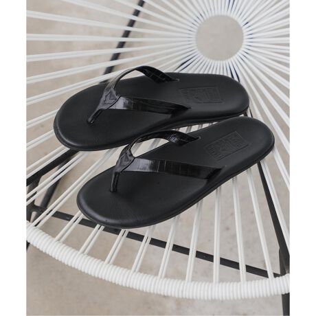 [^:25093310018810]s2025SS ISLAND SLIPPER ~ EDIFICEtX^CbVɊXAl̂߂̃gOT_oIlߍ񂾕ʒfUCŁAJWALC߂ȃpcɂ}b`郋bNXłBʒ|CgEgOʏׂ߂ɎdグAX}[gɌdlɂsIȐfUCÊNRG{XHŁAVvȒɂOWA[vXBEAbp[tbgxbh܂ŁAׂčő~j}ŏiȎdlByISLAND SLIPPER / AChEXbpz1946NnƂ̃nC̃T_[J[BfUC琻܂őSĂ̍HnCōsĂ鐔Ȃ[J[Bւ̕SyׂɁAC\[ɂ͏_炩NbV{ĂAɃtBbg͂߂邽߂ɘpȂtbgxbg̗pȂǁAr[`T_Ƃ͎vȂقǂ̉KȗSn͂̃ACéA܂Ōn̐lX⑽̃T[t@[B爤ĂuhłByӁzƖ̊֌WɂAۂFČꍇ܂B܂p\REX}[gtHȂǂ̊ɂA኱iƉ摜̃J[قȂꍇ܂Bi̐F́AiAbv摜QƂB