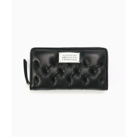 [^:25090310005430][J[iԁFSA1UI0030/P6434hJLeBÕibpU[ōꂽuO XvEHbgBËߕ◷ɊւǨ琶܂ꂽuARVXEO}[viӎ̖́jƂTOvNA炬܂B2018NtăRNṼV[Ńfr[uO Xv́AtX̃}ZCŐ܂ꂽD̃LgA}gbZ̃X^C͂LeBOfUCBȂ₩Ȋۂ݂ттGbWACi[̃Wbp[ZNVA]̃ioOSꂽ^uĂ܂ByMAISON MARGIELA / ] }WFz1988NɁAxM[og̃fUCi[łA}^E}WFɂĐݗꂽtX̃p̃t@bVuhBX́AMaison Martin Margielai] }^ }WFjƂuhłA2014NANX`EfBI[ȂǂŃfUCSĂLAWEKA[m̃NGCeBuEfBN^[ACoāA2015NɁAMAISON MARGIELAi] }WFjƂuhɕύXB1989 S/SRNVpRNVɎQĂÃRNVɂ́A܂ł̗słƂVGbgɑ΂āAXŃ^CgȃVGbg̃WPbg{gXĂƂ펯𕢂NG[Vr𗁂сAufXgCERNVvƏ̂ƂƂɁAfr[RNVȍ~uh̑㖼ƂȂĂByӁzƖ̊֌WɂAۂFČꍇ܂B܂p\REX}[gtHȂǂ̊ɂA኱iƉ摜̃J[قȂꍇ܂Bi̐F́AiAbv摜QƂB