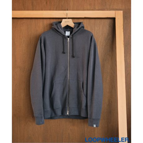 [^:25070310000130]LOOPWHEELER for LOWERCASEߔNł͐ẼfUCi[ANGC^[ɈAuȃXEFbgVcvLOOPWHEELERƃNGCeBufBN^[LOWERCASẼXyVCҖ]̐V삪[XIuhԂLWCg݂藠тgpʔNŒ₷WbvAbv^Cv́uTHE sweat shirtsvB fނ͎̎ށAԎA҂ݕȂǂɂ蔲[vEB[IWi݂̒藠тgpAfUCLOOPWHEELER̃CCɂ́u肻łȂvAɎʂ̈iƂȂĂ܂B LWCgfނgpĂǍʋG߂I΂fނ̗ǂ̊ł܂BV[Y͒ԃJ[̂̃`R[ɉA̋CfuEƃI[g~[VoB̂FAl̃X^COɎRƓ݂܂BVGbǵA[YƃWXg̒Ԃ𑨂bNXVGbgɂȂĂAx[VbNȃTCYI[o[TCYŒp\ɂȂ܂BCi[ɃVc̃C[hAC[W[pcɂ킹₷uWXg[YvȃtBbeBOy݉B͏̕ɂp\ȃWF_[t[ȃACełByLOOPWHEELER / [vEB[zuȃXEFbgVcv𐻑Aׂ̔ؗ@݂҂݋@ŕ҂܂ꂽngȂXEFbgVc[J[Ƃ1999NɐݗBNApOEM̎dɌgzグlƐMAmȋZp͂YHwiɁAChCEWp̃XEFbgEFA𐶎YB݂҂݂̂̐VEςn葱ĂByӁzƖ̊֌WɂAۂFČꍇ܂B܂p\REX}[gtHȂǂ̊ɂA኱iƉ摜̃J[قȂꍇ܂Bi̐F́AiAbv摜QƂB