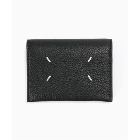 [^:25090310006130][J[iԁFSA2UI0009/P7268fBAvg{\tgJ[tU[̃J[hz_[4̃J[hXbgĂ܂BRgXgXeb`{AЖʂɂMaison MargielãSBЖʂɂ͂SXeb`fUCāAɃxtĂ܂ByMAISON MARGIELA / ] }WFz1988NɁAxM[og̃fUCi[łA}^E}WFɂĐݗꂽtX̃p̃t@bVuhBX́AMaison Martin Margielai] }^ }WFjƂuhłA2014NANX`EfBI[ȂǂŃfUCSĂLAWEKA[m̃NGCeBuEfBN^[ACoāA2015NɁAMAISON MARGIELAi] }WFjƂuhɕύXB1989 S/SRNVpRNVɎQĂÃRNVɂ́A܂ł̗słƂVGbgɑ΂āAXŃ^CgȃVGbg̃WPbg{gXĂƂ펯𕢂NG[Vr𗁂сAufXgCERNVvƏ̂ƂƂɁAfr[RNVȍ~uh̑㖼ƂȂĂByӁzƖ̊֌WɂAۂFČꍇ܂B܂p\REX}[gtHȂǂ̊ɂA኱iƉ摜̃J[قȂꍇ܂Bi̐F́AiAbv摜QƂB