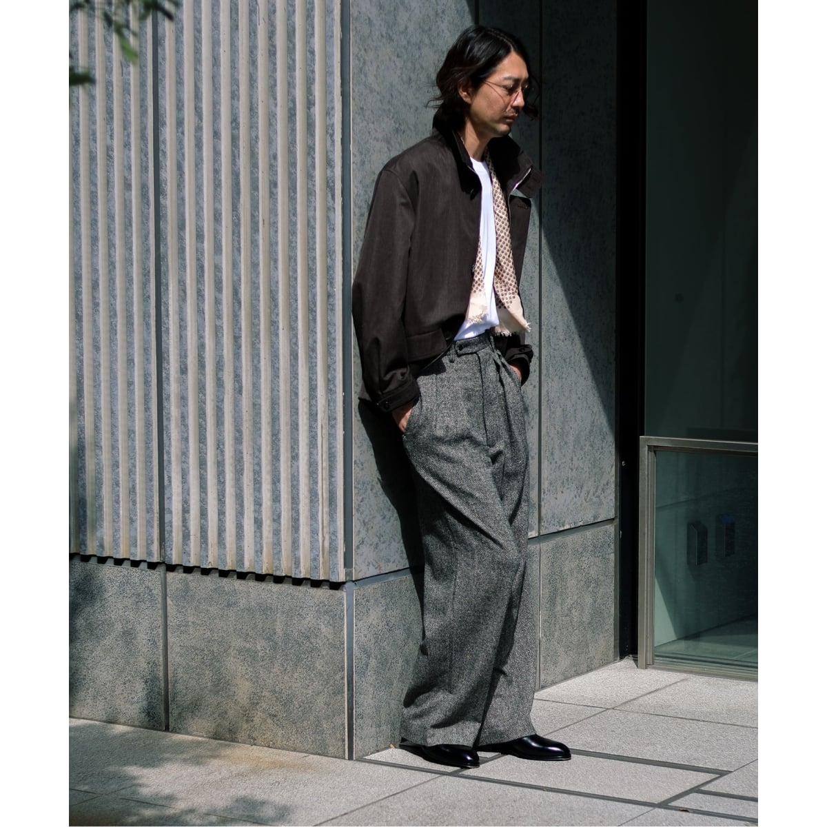 m's braque (エムズ ブラック) TUCK WIDE BUGGY パンツ(へリンボン
