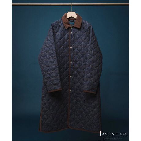 [^:25020310001230]sLAVENHAM ~ EDIFICEtu70`80ÑVOOR[gLAVENHAMve[}ɁA`Iȉpn̖͂ƌIȃfUCGbZXZʂȈꒅBx[X2016NH~EBYCœoꂵuCHANTRYvfBI[o[TCỸgh𓥂܂AYdlɍׂȐ@CA܂+6cm̏R񂵂邱ƂŁAT߂ACVGbgۗĂ܂BɁAxebhdlɕύXAtABɂ͏np̋@\IfBe[łXbgixcdl{Xibv{^j{A₷ƃfUC𗼗܂BnLAVENHAMЂ̃fbhXgbN猵I4ނgpBp̓`IȑfނƌIȃVGbgZANVbNƃ_LAVENHAM̓ʂȃVOOR[głByʒ|CgzE040/lCr[͖190N̗jpMOONЂ̃EBhEy`FbN̗pBFŁANVbNȂiȕłBE036/J[L̓NVbNȐFoiȕi̐nB܂Ń[bp̃JtFeXŊam̎pv킹ABe[WD̐S䂫ꖇłBER񂵂+6cmɊgB͕ςɐL邱ƂŁAACVGbgB蔗͂̂tAoĂ܂BExebhdlɕύXBÒł܂茩ȂucC[hn~xebhv̗pBLR񂵂Ƒ܂āAVGbg̕ωۗĂ܂BEeXbgixcdl{Xibv{^jBnƂĂLAVENHAM̔wiA₷lĐɃXbgǉBtg{^ƓtgpAfUC̐mۂĂ܂BV[YŉLWJ܂BE25020310001130@LAVENHAM (xn) ʒ Belted Chantry(փ{)E25020310001230@LAVENHAM (xn) ʒ Belted Chantry(EBhEy)E25020310001330@LAVENHAM (xn) ʒ Belted Chantry(E[g)yLAVENHAM / xnzhkTtH[NB̏Ȕ1969NɐݗB 1972Nɂ̓xnے_ChLeBOWPbg𔭕\B xnےԂ̃_ChLǵA_Ch^̊pALk̂iC㎅ƁA щH|GXegp邱ƂłقhAϋv߂Ă܂B SĂ̏íATtH[NBTho[̎ЍHŐĂAꒅJɍ鐻i͎pIőϋvɗDĂ܂ByӁzƖ̊֌WɂAۂFČꍇ܂B܂p\REX}[gtHȂǂ̊ɂA኱iƉ摜̃J[قȂꍇ܂Bi̐F́AiAbv摜QƂB