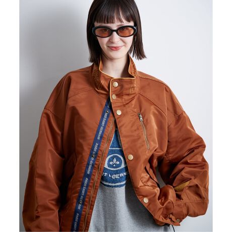 [^:25010340112040]sIȃ^tƃp̐ZBGuAl̂߂̃X^hJ[u]B񌳂͂ƂX^hJ[ŁAXibv{^ANZgɂȂĂ܂Bɂ́APSG̃Gu`[tɂT[N^̃pb`zuBg[EIEg[ŁApCsÕfUC{AX|[eB咣AiȃANZgɂȂĂ܂Bɂ͏c^̃Wbv|PbgATChɂ̓tbvt̑傫߂ȃ|PbgzuA@\ƃfUC𗼗Ă܂BgɂƂAƑiۂ݂̂o[VGbg̗pBghÃjbg̏ɂHD₷݌vłByParis Saint-Germain / pETWF}zpETWF}1970NɐݗA2011NQSINu𔃎ĈȗAẼgbvTbJ[NuѐEIȃX|[cuh1ɕϖe܂BuEj[NVeBEEj[NNuṽX[KfA{npB̃vTbJ[NuƂđ݁BȗA킸10NԂ27An獇v45̃gtB[lAtXōłTbJ[NuɂȂ܂B܂AiEW[jAxbJACuqrb`AČ݂̓lC}[AGoyAbV܂ޑ̑f炵I肪ݐЁE􂵂Ă܂BNu̍ۓIȐlC͔NX܂葱A݁AEōł\[VfBAɂătH[ĂNu1łA킸9NԂ01l𒴂R~jeBɊg債Ă܂B܂AEWJƂāAVK|[ƃh[nɍێJ݂Ă܂B2016Nɂ́AjqTbJ[AqTbJ[Anh{[A_eX|[cǉAIȃX|[cNuƂȂ܂BXɁAЉdɂĒnɊҌ邱Ƃ̓Nȕdvȃ~bVƐMĂÃvWFNgWJĂ܂BłANupɊJ݂Ăubhu[EXN[vWFNgv́ANu̎҂ւ̕dɑ΂R~bgg\Ă܂ByӁzƖ̊֌WɂAۂFČꍇ܂B܂p\REX}[gtHȂǂ̊ɂA኱iƉ摜̃J[قȂꍇ܂Bi̐F́AiAbv摜QƂB