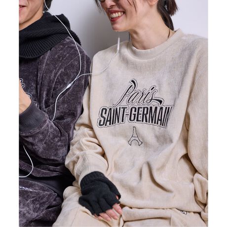 [^:25071340300340]萔ʂɒBAߐ؂ƂȂ܂ӂxAixxbgjfނZB̗̊Ƒ_ȎhJSڂAX|[eB[ȂGKgȕ͋CZOWA[ȃXEFbgBNъ̃xAngpA̓ŕ\ςiȌƁAɋzt悤Ȋ炩ȔG肪͂łBɂ́uPARIS SAINT-GERMAINv̕ƁAp̏ےłGbtF̃`[t_ȎhJŕ\Ă܂BxÃ{fBɎhJ̗̊fAfUC̎ƂȂĂ܂BVelourV[Ył̃ZbgAbv߂łBiԁF25071340300340iFyParis Saint-Germain / pETWF}zJP Velour Texture CrewiԁF25030340300040iFyParis Saint-Germain / pETWF}z JP Velour PANTSyParis Saint-Germain / pETWF}zpETWF}1970NɐݗA2011NQSINu𔃎ĈȗAẼgbvTbJ[NuѐEIȃX|[cuh1ɕϖe܂BuEj[NVeBEEj[NNuṽX[KfA{npB̃vTbJ[NuƂđ݁BȗA킸10NԂ27An獇v45̃gtB[lAtXōłTbJ[NuɂȂ܂BNu̍ۓIȐlC͔NX܂葱A݁AEōł\[VfBAɂătH[ĂNu1łA킸9NԂ01l𒴂R~jeBɊg債Ă܂B܂AEWJƂāAVK|[ƃh[nɍێJ݂Ă܂B2016Nɂ́AjqTbJ[AqTbJ[Anh{[A_eX|[cǉAIȃX|[cNuƂȂ܂BXɁAЉdɂĒnɊҌ邱Ƃ̓Nȕdvȃ~bVƐMĂÃvWFNgWJĂ܂BłANupɊJ݂Ăubhu[EXN[vWFNgv́ANu̎҂ւ̕dɑ΂R~bgg\Ă܂ByӁzƖ̊֌WɂAۂFČꍇ܂B܂p\REX}[gtHȂǂ̊ɂA኱iƉ摜̃J[قȂꍇ܂Bi̐F́AiAbv摜QƂByӎzE摜̏i̓TvłBۂ̏iƎdlAH኱قȂꍇ܂BETCY\L͂܂ŖڈƂȂ܂BE׏󋵂ɂA͂\肪Oシꍇ܂BEqlւ̔X̔xꍇ܂BEǉYíAꕔ̓X܁Aʔ̂Ŕ̔̏ꍇ܂B\߂B