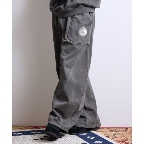 [^:25030340300140]萔ʂɒBAߐ؂ƂȂ܂gh̃[YVGbgZAVõXEFbgpcB_ȃo[VGbgƁABe[WӂsOgHBPȂX|[eB[ACeƂĂł͂ȂAt@bVƂĊyނ߂̂肪l܂{łBƑnIȃo[VGbg: ҏォ瑾ɂĂƂ{[AɌĂ₩Ƀe[p[hfUCBp邾ŁACɏ{̃[YȃXg[gX^C܂BsOgHi߁jHɂAÂ悤ȓƓ̃F\BViłȂABe[WTVĉ悤ȂȂꂽ͋Cy߂܂BACRjbNȃGuATCh|Pbg̏ɂ́ApETWF}̃GuzuBt@ACeƂĂłȂAfUC̃ANZgƂĂGłB̓IȐؑւƃXeb`:́AG琞ɂĎ΂߂ɑؑ֐ƁAɉAEgV[iO̖DځjfUCɗ̊ƓvXĂ܂BsOgV[Y͂iԁF25070340300440iFyParis Saint-Germain / pETWF}z  JP Pigment P/OiԁF25070340300540iFyParis Saint-Germain / pETWF}z  JP Pigment HoodieiԁF25030340300140iFyParis Saint-Germain / pETWF}z JP Pigment PantsyParis Saint-Germain / pETWF}zpETWF}1970NɐݗA2011NQSINu𔃎ĈȗAẼgbvTbJ[NuѐEIȃX|[cuh1ɕϖe܂BuEj[NVeBEEj[NNuṽX[KfA{npB̃vTbJ[NuƂđ݁BȗA킸10NԂ27An獇v45̃gtB[lAtXōłTbJ[NuɂȂ܂BNu̍ۓIȐlC͔NX܂葱A݁AEōł\[VfBAɂătH[ĂNu1łA킸9NԂ01l𒴂R~jeBɊg債Ă܂B܂AEWJƂāAVK|[ƃh[nɍێJ݂Ă܂B2016Nɂ́AjqTbJ[AqTbJ[Anh{[A_eX|[cǉAIȃX|[cNuƂȂ܂BXɁAЉdɂĒnɊҌ邱Ƃ̓Nȕdvȃ~bVƐMĂÃvWFNgWJĂ܂BłANupɊJ݂Ăubhu[EXN[vWFNgv́ANu̎҂ւ̕dɑ΂R~bgg\Ă܂ByӁzƖ̊֌WɂAۂFČꍇ܂B܂p\REX}[gtHȂǂ̊ɂA኱iƉ摜̃J[قȂꍇ܂Bi̐F́AiAbv摜QƂByӎzE摜̏i̓TvłBۂ̏iƎdlAH኱قȂꍇ܂BETCY\L͂܂ŖڈƂȂ܂BE׏󋵂ɂA͂\肪Oシꍇ܂BEqlւ̔X̔xꍇ܂BEǉYíAꕔ̓X܁Aʔ̂Ŕ̔̏ꍇ܂B\߂B