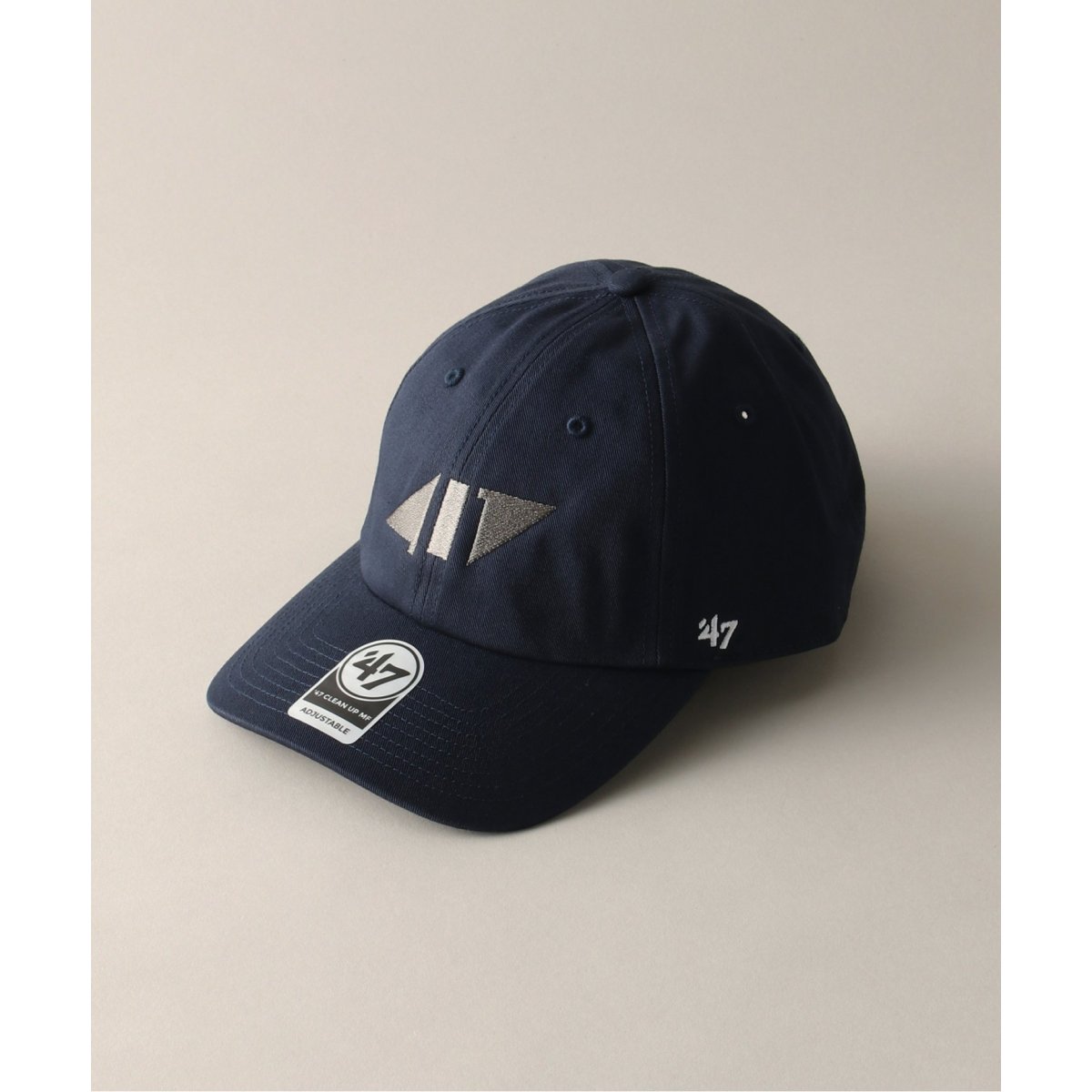 チャッピー 47 HITCH（'47 ヒッチ）は、緩やかなカーブドバイザーと5パネル構造が