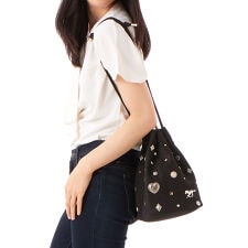 カカトゥ(kakatoo)のカカトゥ kakatoo / スエード調スタッズドロストバッグ