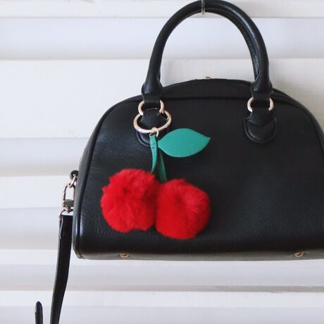 [^:70-05-00110]JJgD kakatoo / `F[`[fUC|CglqɃobO`[B|bvȃ`F[`[tڂACełBobO`[ƂănhɒAL[z_[Ƃă|[`ɒ̂߁BG̗ǂbLXt@[glۂdグĂ̂őlۂƂ킢vXłobO`[łBO̊JŊȒPɎtł̂ꂵ|CgłBAeVEfނ̓ɂє͔܂BmobO{̂ւ̕t݂ꍇ܂BEfޓL̂ɂꍇ܂BɂCɂȂꍇ͈xAꂽłgpBEỉ摜͌̏Ǝ˂pxAp̃j^[uEUɂƐFقȂꍇ܂BiڍׁyTCYzF11  F11 yd(g)z20yfށzrbg  L[O:A~yYzy艿z3,300~(ō)uhRZvg-- kakatoo / JJgD --JJgDƂ̓I[XgǍŁuvӖ錾tBJJgDƂȂA킢炵uhl[̒ʂA̐ɏ̗VѐSƃ`[~OȐFʂobOWJBVvȒɂtF~jȗvfCȂlׂ̏̈̃uhBîCɓo^肢܂yJ[gɓz̃n[g}[NNbNēׂ⃉Xg1_̂m点AZ[Ȃǂ̂m点󂯎邱Ƃł܂L̕iԂ\tBiԁF70-05-00110obO`[ L[`[ L[z_[ `F[  fB[X ArI unbillion JJgD kakatoo 700500110