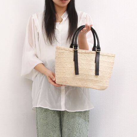 [^:80-00-00101]yP perche / vtq}VFobOSfUC|CgAtJ̃jWF[ŃV̗t҂ݍ񂾃}VFobOBccƂq̗tŕ҂܂AyďvAϋvfpȕ̂obOłBnh͎G̗ǂ\tgȈߗvg{Ŏt܂Bz500ml{gAP|[`ȂǂfC[[Xɂ߂̃TCYłBnh͋̒ŕς邱Ƃł܂BAeVEVRfނgpnhChŐYĂ邽ׁA{̂̕҂ݏI蕔ɒiTCYEɎ኱̈Ⴂ܂BȄi͖{vgpĂ܂B{v̓㐅G(JAȂ)▀CŐF܂BWF̂mƂ̑gݍ킹͂TB܂AF̍ۂɎgp̂ɂcꍇ܂BCɂȂꍇ͈xAꂽłgpBiڍׁyTCYzF34 29 F22 }`F15 nhオF15y|PbgzOF0 F0yJ@zyd(g)z300yfށzq@vyYzdFuLit@\ ŏIHF{y艿z12,980~(艿)A4pF~z(10cm~20cm)F500ml{gFuhRZvg-- perche / yP --percheiyPjyPƂ̓C^AŁuȂ?vuǂ?v̈ӖBW̑fނƂ̏o؂ɂAɋĒobOAvWJĂ܂BîCɓo^肢܂yJ[gɓz̃n[g}[NNbNēׂ⃉Xg1_̂m点AZ[Ȃǂ̂m点󂯎邱Ƃł܂L̕iԂ\tBiԁF80-00-00101obO obN ΂ JSobO obO JSobN obN fB[X l JWA yP perche 800000101