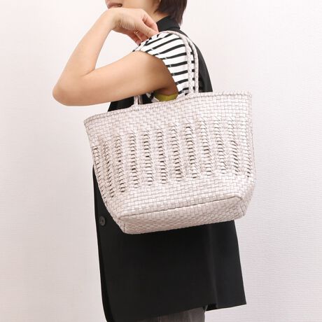 [^:80-00-00201]yP perche / vbV҂݃g[gLfUC|Cgõi`U[ЂƂЂƂ҂݂ŕ҂ݏグnhNtgՂ̃g[gobOłB肵_炩ȕi`ȕ͋CłBA4pTCYŌꂪł̂Œʋ΂ɂ߂̃U[bVg[głBAeVȄi͖{vgpĂ܂B{v̓㐅G(JAȂ)▀CŐF܂BWF̂mƂ̑gݍ킹͂TB܂AF̍ۂɎgp̂ɂcꍇ܂BCɂȂꍇ͈xAꂽłgpBẼLYV~EV͂ǂĂȂׁAVRfނȂł͂̕ƂĂ𒸂܂悤肢\グ܂BEỉ摜͌̏Ǝ˂pxAp̃j^[uEUɂƐFقȂꍇ܂BEtH(^bNJ[jɂĐtH͐FĂȂC̏Ԃ̔v֐𐁂tĒFfނłB̈׌pIȂgpɂAv̕\ʂCv̒n͔̓邱Ƃo܂BɖCAAR[ŉt̕tɂӉBĂ܂F͏CƂȂĂ܂̂ŁAߑOɂ̓_A肢܂BiڍׁyTCYzF42 27  F26.5  }`F14   nhオF20y|PbgzOF0 F3yJ@z}Olbgyd(g)z660yfށzvyYzChlVA y艿z26,400~(ō)A4pFz(10cm~20cm)F500ml{gFuhRZvg-- perche / yP --percheiyPjyPƂ̓C^AŁuȂ?vuǂ?v̈ӖBW̑fނƂ̏o؂ɂAɋĒobOAvWJĂ܂BîCɓo^肢܂yJ[gɓz̃n[g}[NNbNēׂ⃉Xg1_̂m点AZ[Ȃǂ̂m点󂯎邱Ƃł܂L̕iԂ\tBiԁF80-00-00201obO g[gobO bV U[ {v ʋ ʊw fB[X l JWA ArI unbillion 800000201