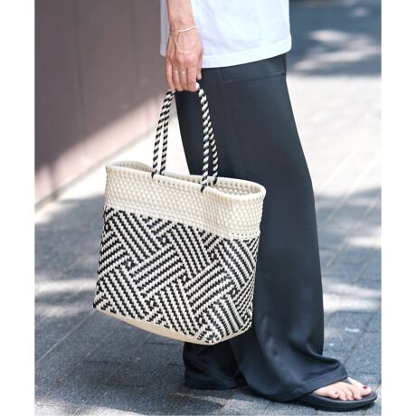 [^:25092463000220]y2025SSzJOURNAL STANDARD relumeŵӈ__ƂŐYĂ邽߁AiɂăTCYقȂꍇ܂BVbNȃfUC͂̃JhobOoꂨobOƂĂg|bvlCłAlۂzFȂ炨oɂIJWAX^C͂Aꂢ߂ȃR[fBl[gƂQłBySANRAMI/T~zLVRɂăobOYsȂĂuhłBWJ郁JhobO͌Â烁LVR̎YƕiƂčtĂ܂B__󂯌pĂZpɂĒJɎƂŕ҂ݍ܂ꂽobÓAɎ邽тɈ܂BXyCŃJh́usvӖ܂B̖̒ʂ胁JhobÓALVRlɂƂĎsł̔obOƂČÂ爤Ă܂Brj[̑fނ䂦yAvŎ₷łBuhŉLiԂ̂pӂ܂BySANRAMI/T~zWJhobOiiԁF25092463000120jTCYɂĕД̔TCYF[J[TCYt[(009)FFJ[ɂĕД̔J[F[J[J[ubN(001)F12NATURAL/11BLACK舵ɂẮAiɂĂi\łmFBƖ̊֌WɂAۂFČꍇ܂B܂p\REX}[gtHȂǂ̊ɂA኱iƉ摜̃J[قȂꍇ܂Bi̐F́AiAbv摜QƂB