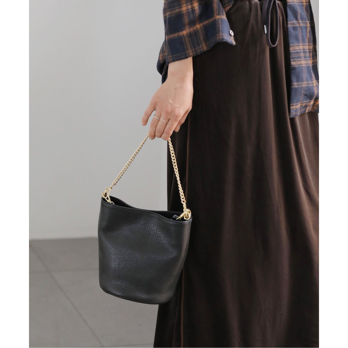AULENTTI/オウレンティ】チェーンレザーBAG | ジャーナルスタンダード