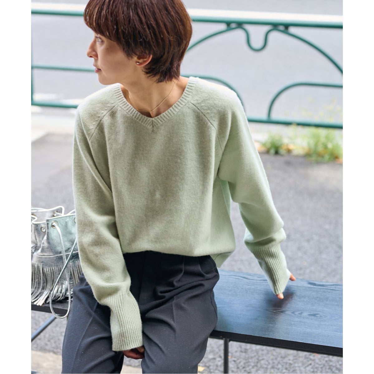 IENA - IENA カシミヤクルーネックプルオーバー　ナチュラル ウールカシミヤ ラグランクルーネックプルオーバー | イエナ