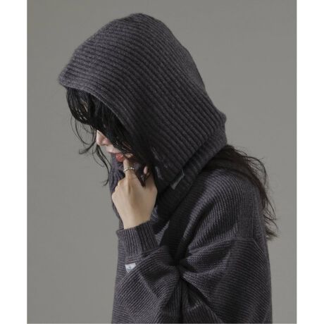 [^:25095464300030]HAMILTON KNIT GARTER BALACLAVArelumeԂ́hn~gE[hV[YoNoNoIACeƂăAEghAV[ł͒Ԃ̃oNoArelumeԂ́un~gYE[vō쐬܂B`肪ƕ̂ŖhACeƂĂ͂AlbNEH[}[̂悤Ɏ񌳂ɍ킹AJo[ƐFXȒ\Bhƃt@bV˔EB^[ObYƂĂ߂łI