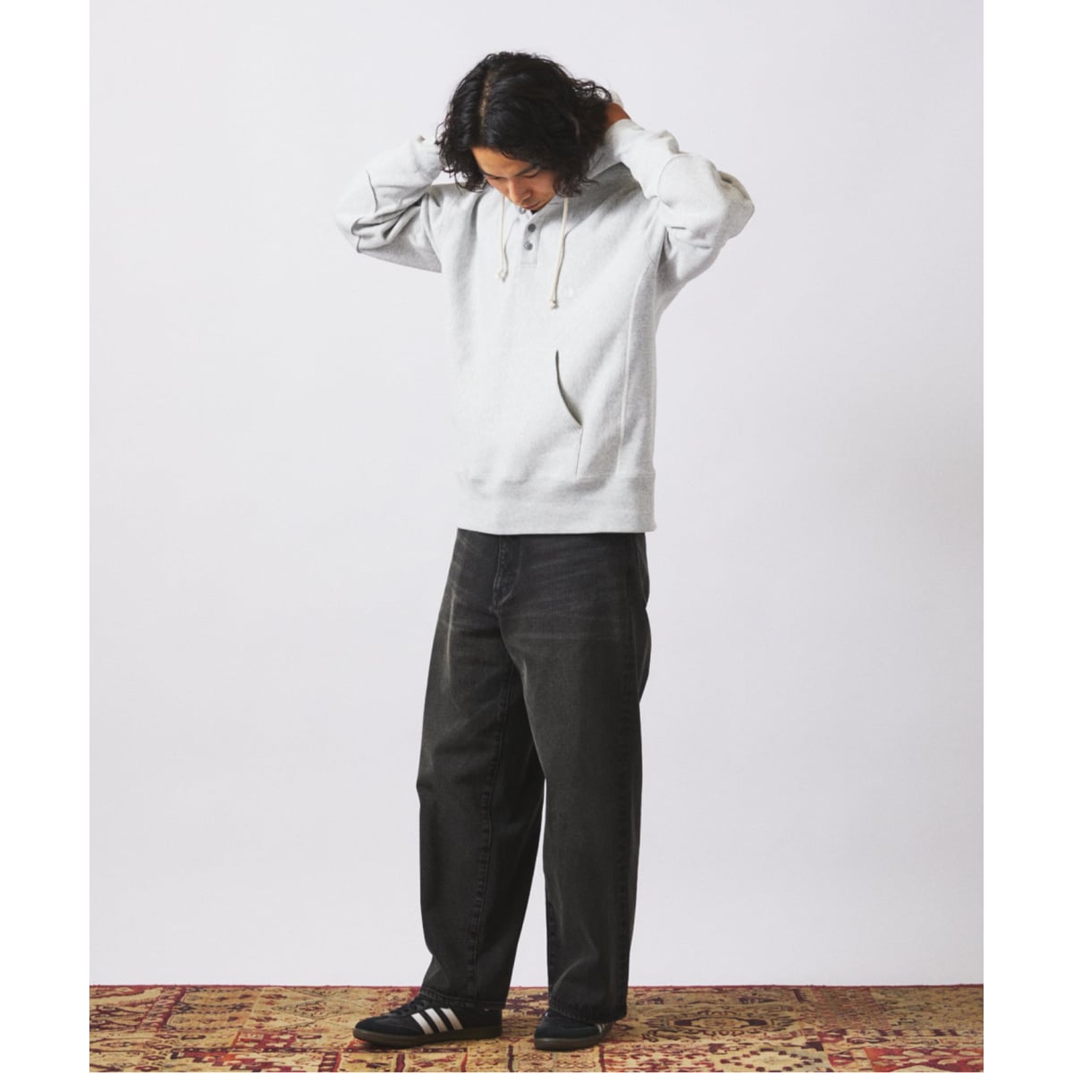 CHAMPION / チャンピオン 別注 R/W エルボーパッチ ヘンリーネック CHAMPION / チャンピオン 別注 R/W エルボーパッチ ヘンリーネック