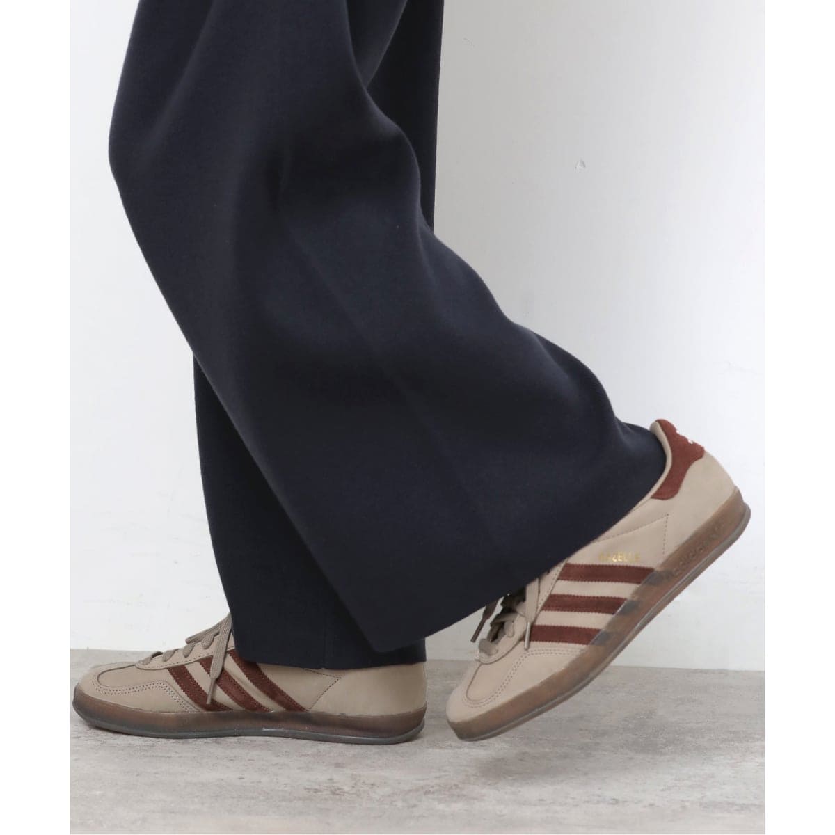 [}C]yadidas originalszGAZELLE INDOORFXj[J[ JQ8386/ JQ8/W[iX^_[h [iJOURNAL STANDARD relumej x[W