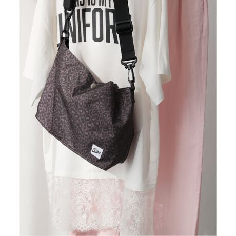 [^:26092463001710]萔ʂɒBAߐ؂ƂȂ܂y2026SSzJOURNAL STANDARD relumẽNGXg肪Ƃ܂IID]ɂǉYIi25092463006310A25092463000420̒ǉiłBsubNAt͐VFłB኱̎dlύXꍇ܂BiԂ͂łɓX܂ɓׂĂiԂƁAח\̕iԂ݂ČfڂĂ܂B݌ɐ͓X܂ɂ₢킹܂B@\ƃX^CI΂ȂfUCŐlCDrifterALV[Ŋ􂷂閜\V_[ڌBוՂTCYɁA߂̃V_[fC[gɂ҂IJWAACeȂAVvȃtHƃVbNȃJ[őlۂĂ̂ByʂŎ^т₷AŝƂĂ߂łyDrifter/ht^[z1977NɐݗꂽAInCIB̃obOuhBƂƃpV[g̐YCɓWJĂǍobOn߁Anp[c̎zϋv̍DZpEIɍ]Ă܂Bڍ׉摜͓V[YiiԁF26092463001610j́subNtłBTCYɂĕД̔TCYF[J[TCYt[TCYi009jFFJ[ɂĕД̔J[F[J[J[ubN A(002)FBLACK LEOPARDzCg B(012)FSNOW LEOPARD[J[iFDFV1641舵ɂẮAiɂĂi\łmFBƖ̊֌WɂAۂFČꍇ܂B܂p\REX}[gtHȂǂ̊ɂA኱iƉ摜̃J[قȂꍇ܂Bi̐F́AiAbv摜QƂByӎzE摜̏i̓TvłBۂ̏iƎdlAH኱قȂꍇ܂BETCY\L͂܂ŖڈƂȂ܂BE׏󋵂ɂA͂\肪Oシꍇ܂BEqlւ̔X̔xꍇ܂BEǉYíAꕔ̓X܁Aʔ̂Ŕ̔̏ꍇ܂B\߂B