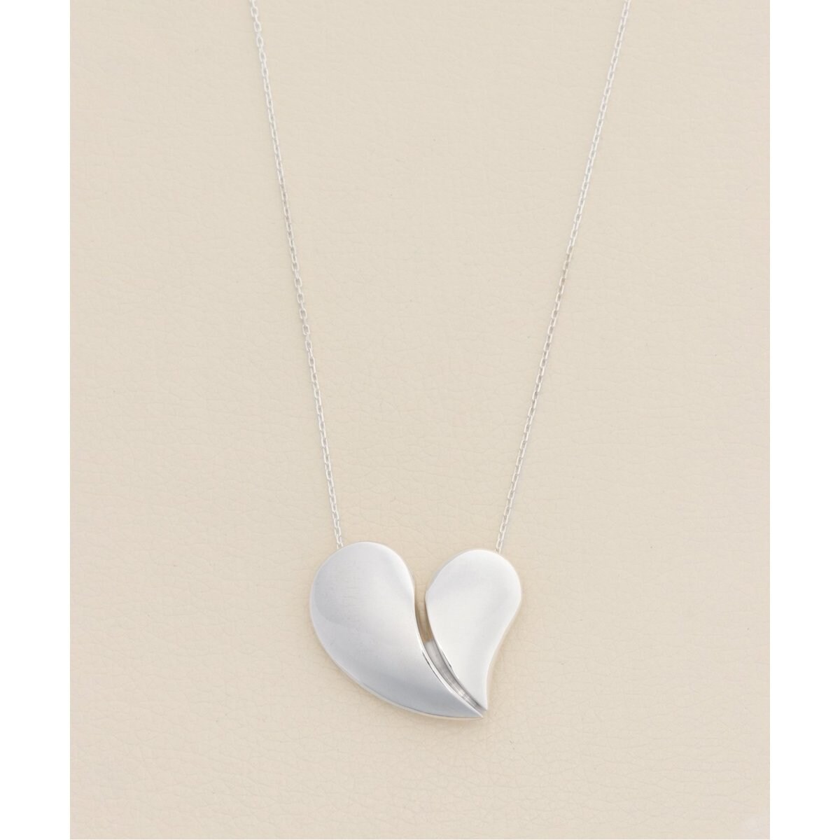 Heart Pendant Petite　ネックレス Le Chic Radical /ルシ ックラディカル】Heart Pendant Petite