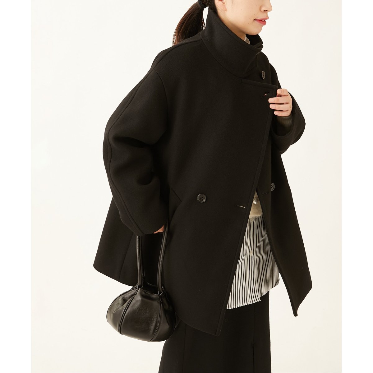 軽くて暖かく着やすいコートですレサージュMANTECOトップビーバースタンドショートコート 黒 ジャーナル
