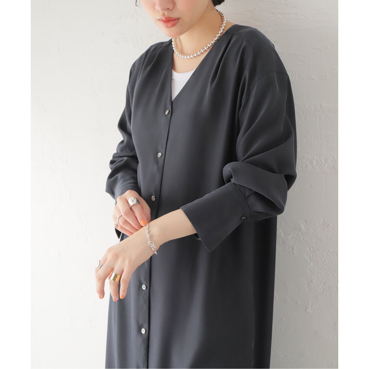 JOURNAL STANDARD L'ESSAGE サテンVネックワンピース セール】バックサテンVネックワンピース（ワンピース）｜journal