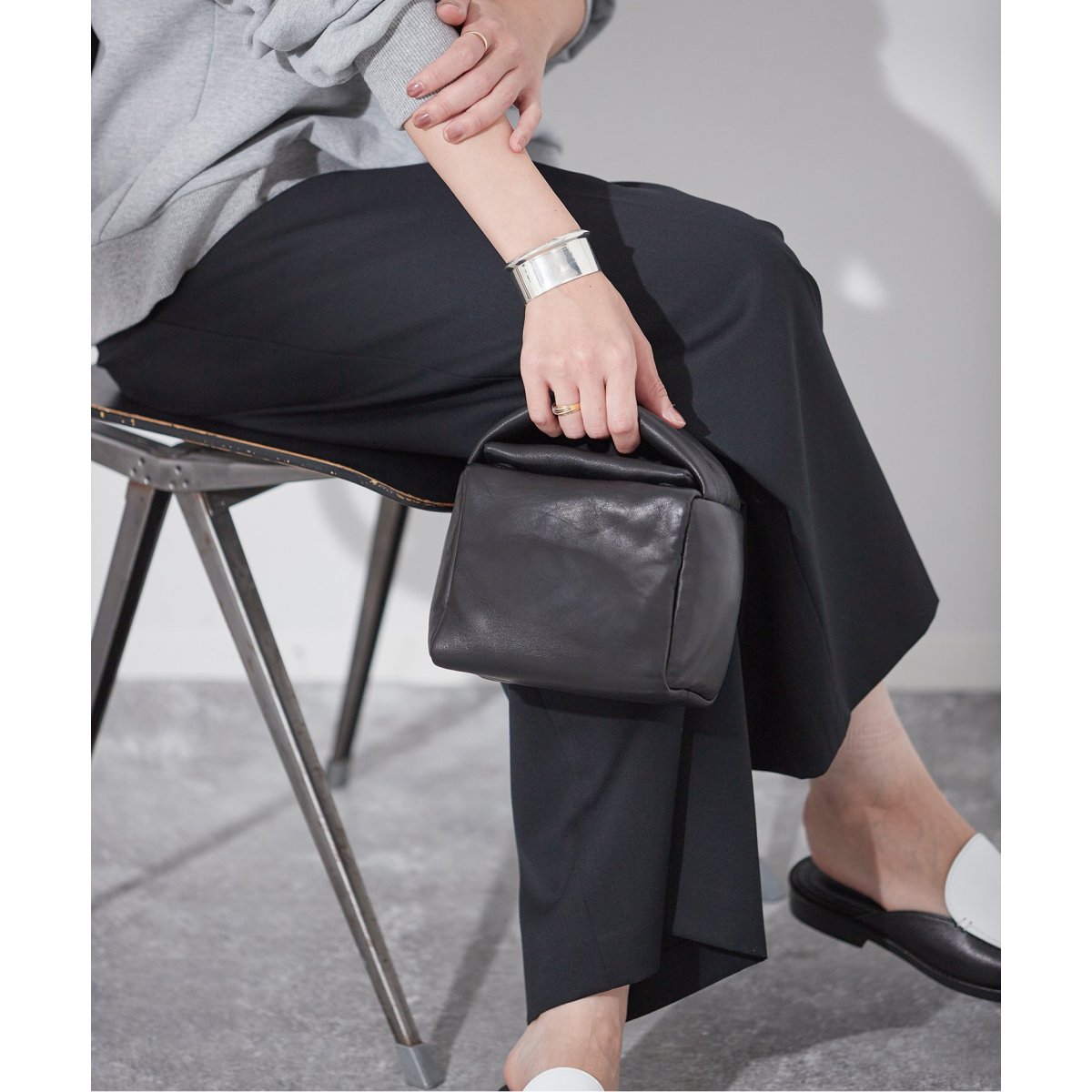 新品】BUCKET BAGGAGE PUFF CUBE SMALL 【公式通販】