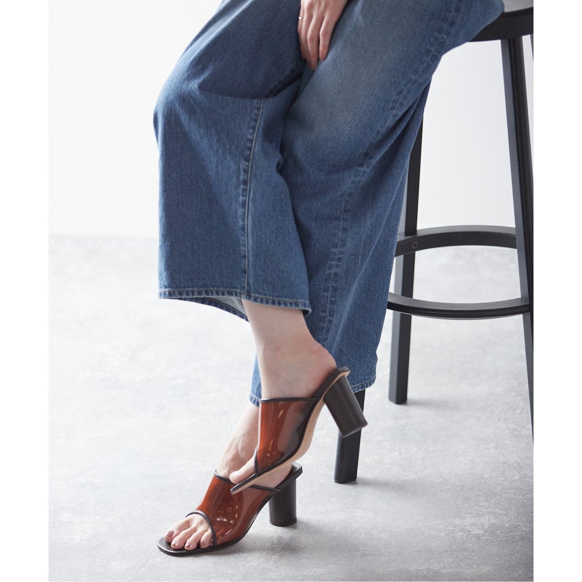 美品JANE SMITH/ジェーンスミス CLEAR MULE SANDAL 美品JANE SMITH/ジェーンスミス CLEAR MULE SANDAL - メルカリ
