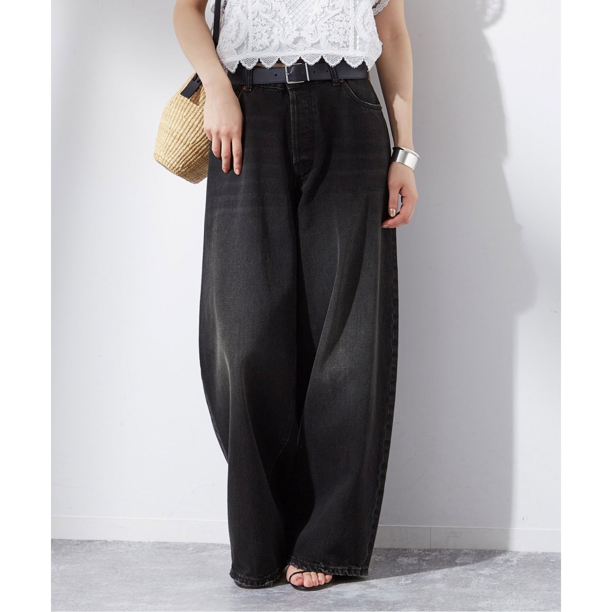 パンツ HAIKURE BETHANY MID BLACK asian fit 23 □《追加2》【HAIKURE/ハイクル】BETHANY MID BLACK asian fit：デニ