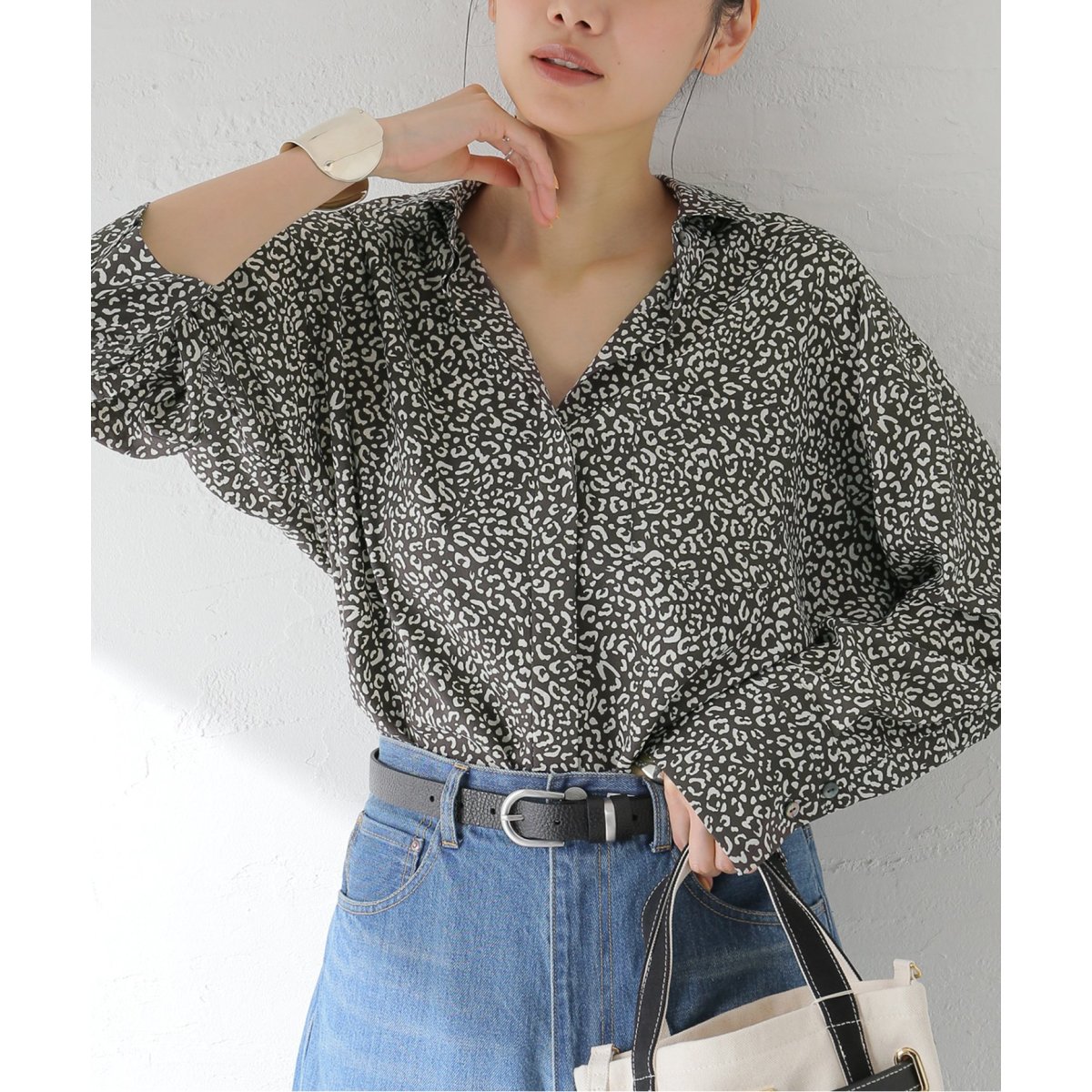 専用！JOURNAL STANDARD L'ESSAGE ラメモノトーンシャツ DEVEAUX GOLDラメモノトーンシャツ | ジャーナルスタンダード