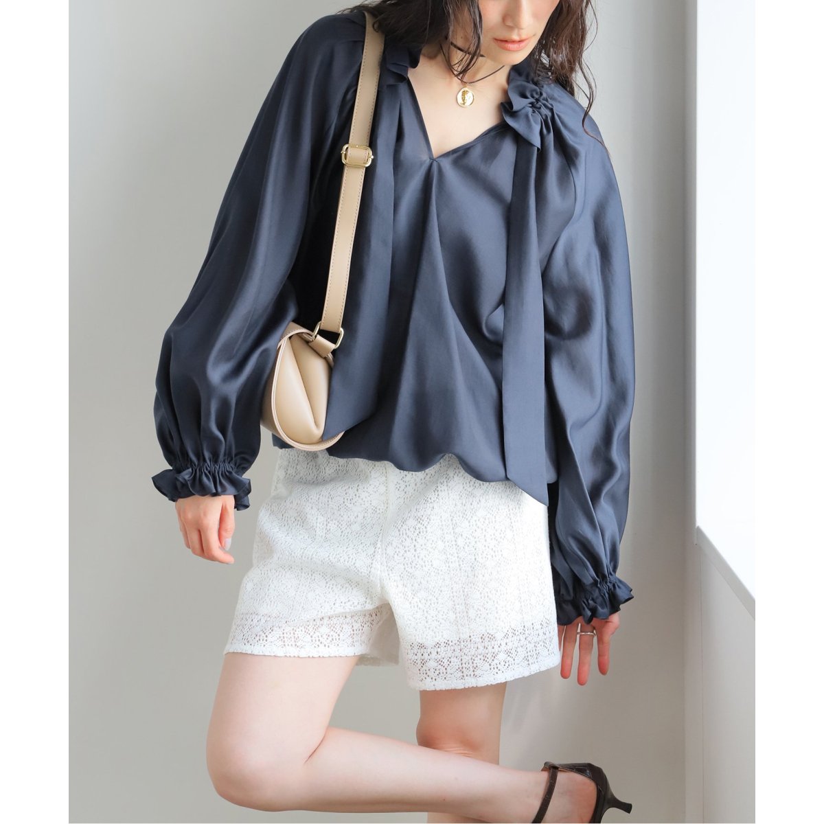 美品＊レサージュ リネン混Vネックブラウス アイボリー 半袖 洗える 日本製 JOURNAL STANDARD - ジャーナルスタンダードレサージュ ヴィス