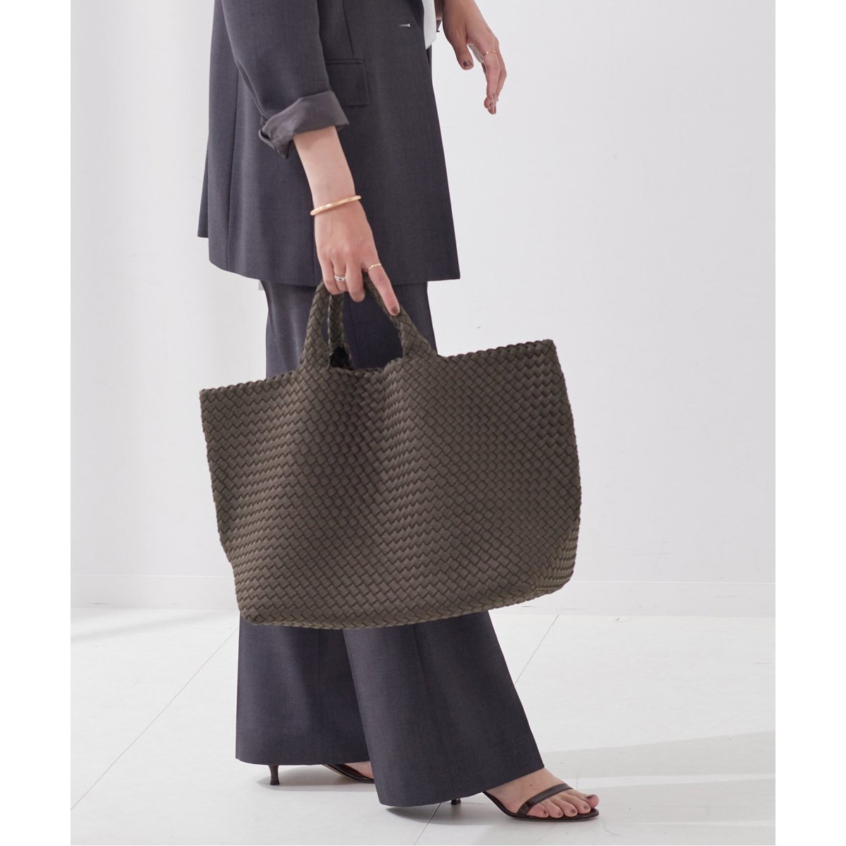 スタイリッシュ★【Naghedi】St. Barths ラージ トート バッグ NAGHEDI St. Barths ラージトートバッグ Large Tote (Naghedi