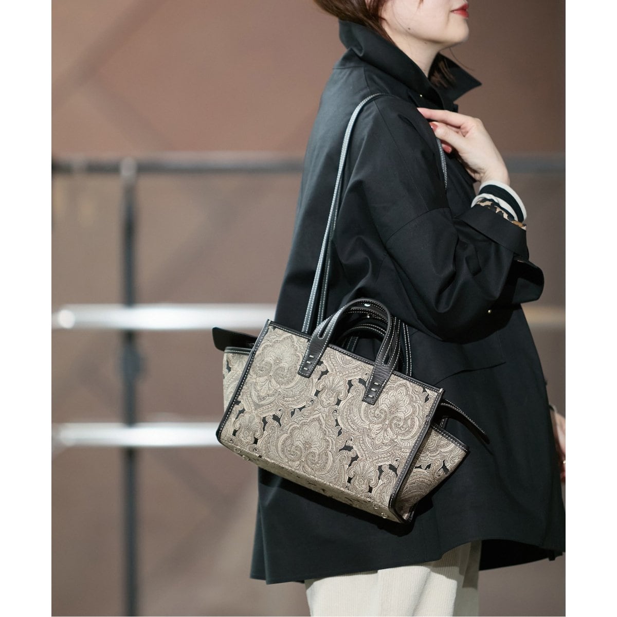 INES BRESSAND/イネス ブレッサンド】MEDIUM WALNUT：ショルダー