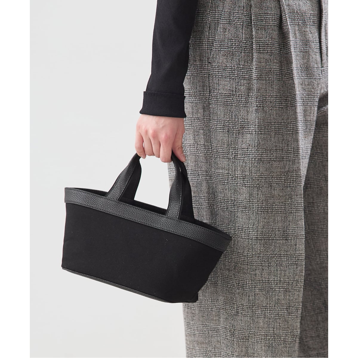 [�}���C]�s�\��t�yNOTHING WRITTEN/�i�b�V���O���g�D���z1967 HALF TOTE BAG�F/�W���[�i���X�^���_�[�h ���T�[�W���ijournal standard L'essage�j �u���b�N