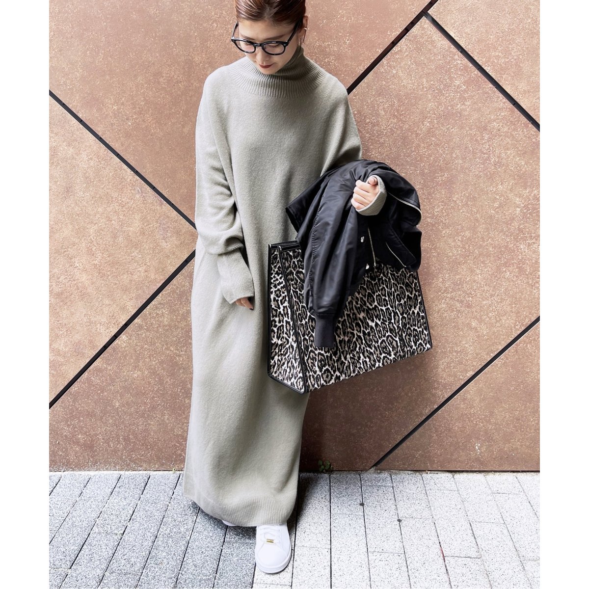 美品✨近年モデル スピックアンドスパン ウール ハイネックニットワンピース 黒 美品✨近年モデル スピックアンドスパン ウール ハイネックニット