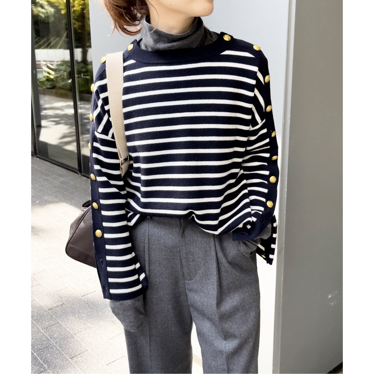 新品　23SS　スピックアンドスパン　ミラノリブ　メタルボタン　プルオーバー　紺 Spick & Span（スピックアンドスパン）の「ミラノリブメタル