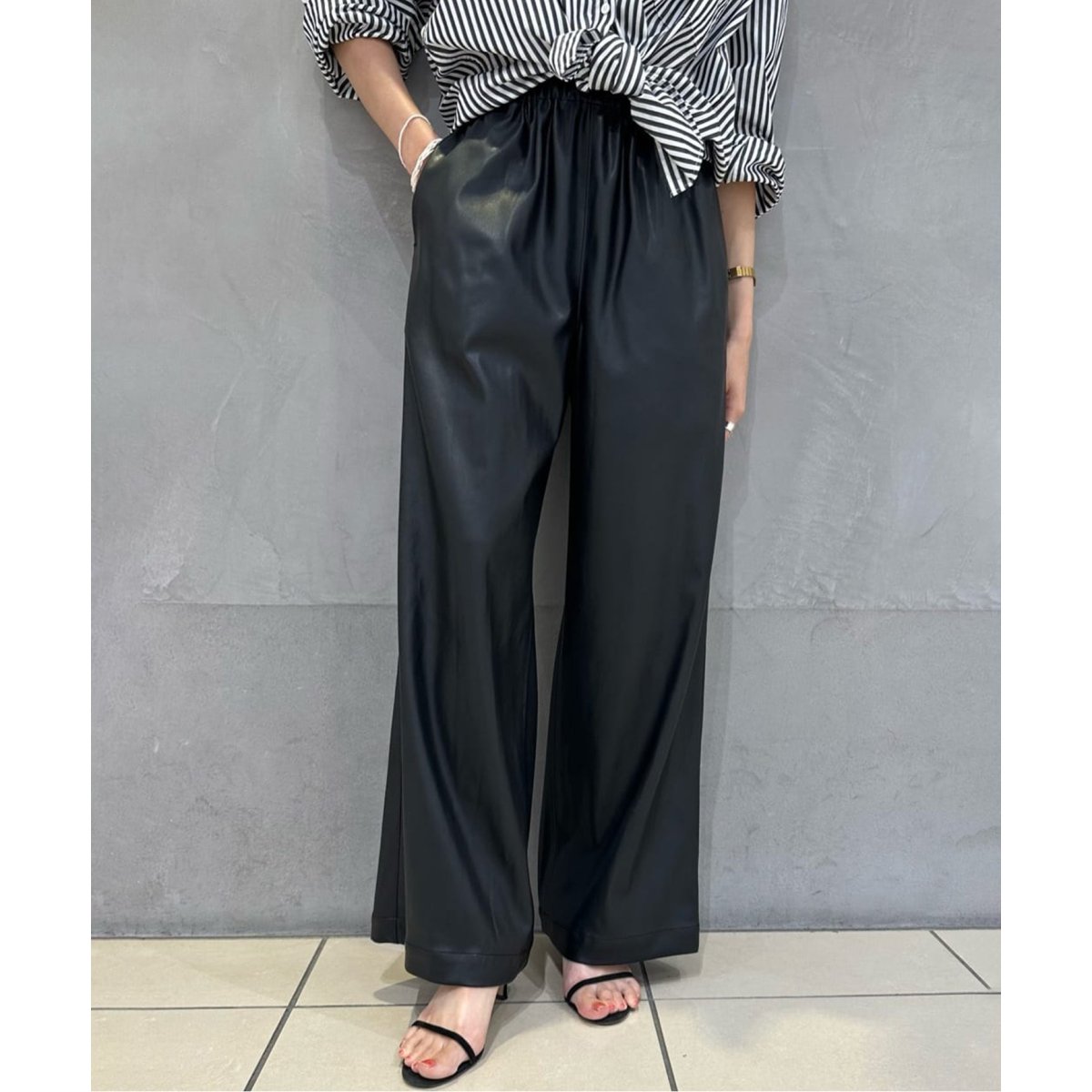 フェイクレザーイージーパンツ | スピック＆スパン(Spick and Span