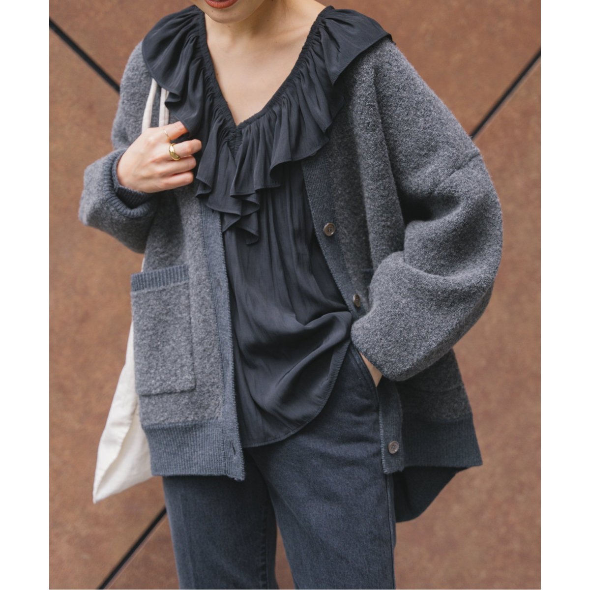 フリルVネックブラウス | スピック＆スパン(Spick and Span) | マルイ