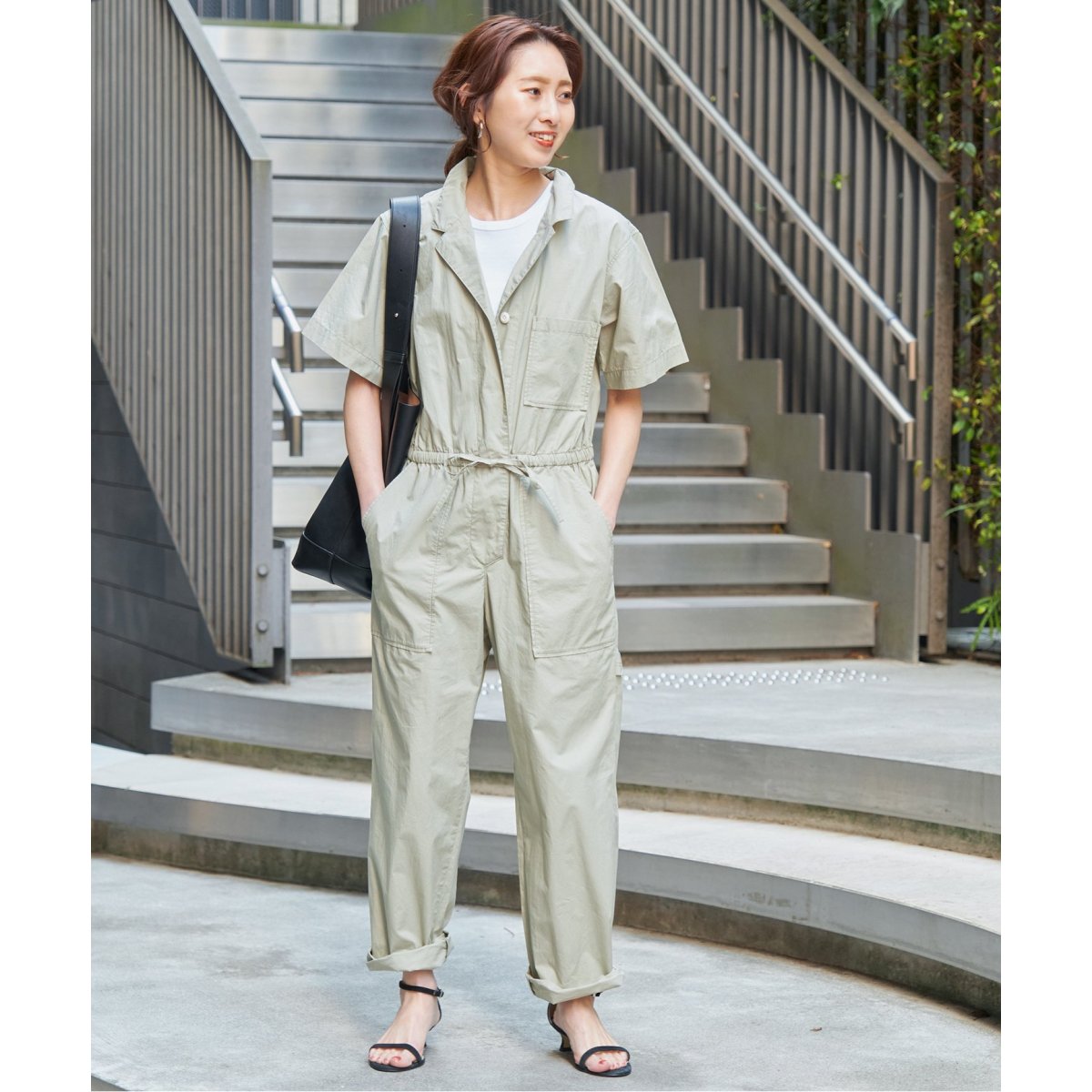 極美品☘️spick&span ノーカラーハーフスリーブジャンプスーツ Spick & Span（スピックアンドスパン）の「ノーカラーハーフ