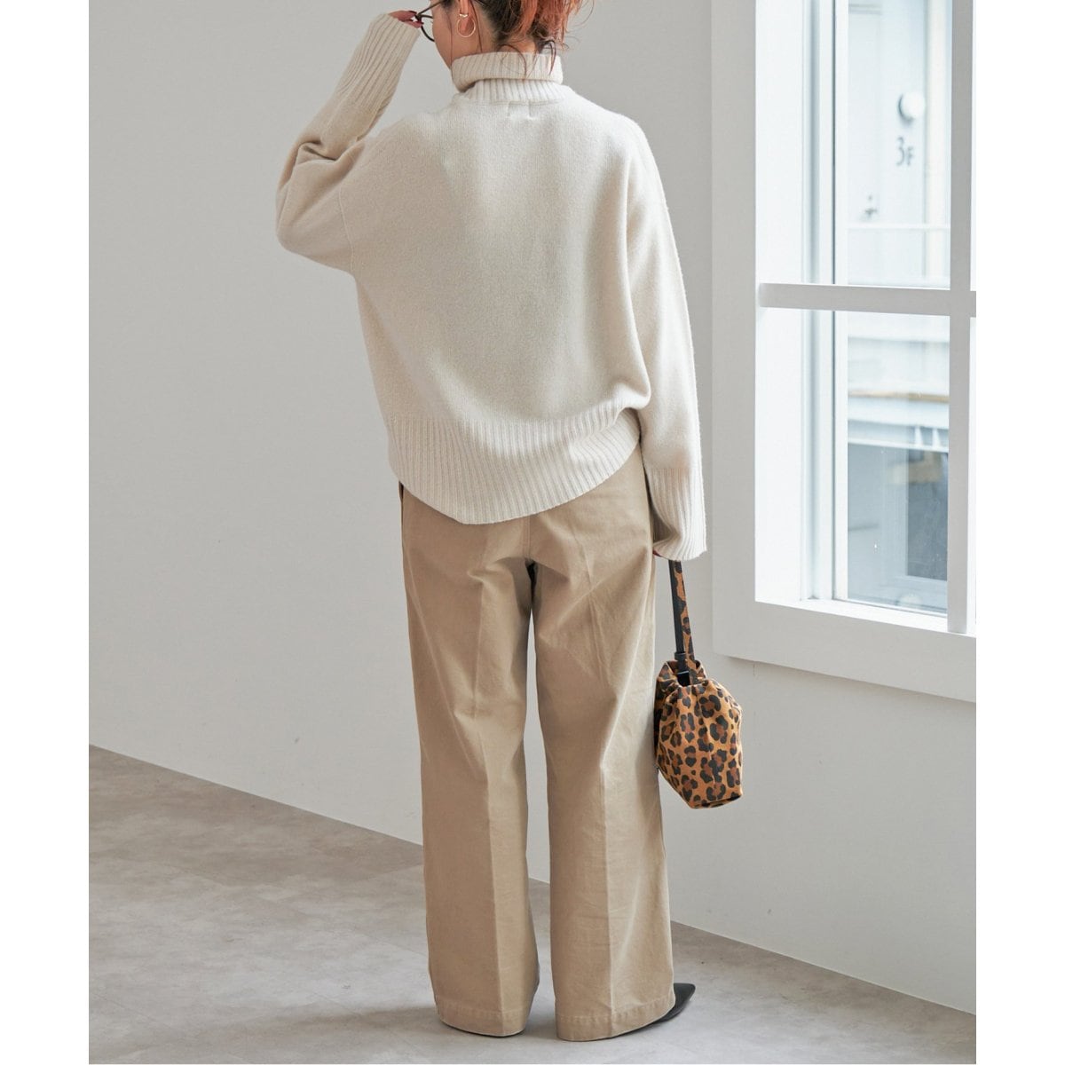 ベージュ ルーズフィットチノストレート　36 ベージュ ルーズフィットチノストレート 36 ベージュ ルーズフィット