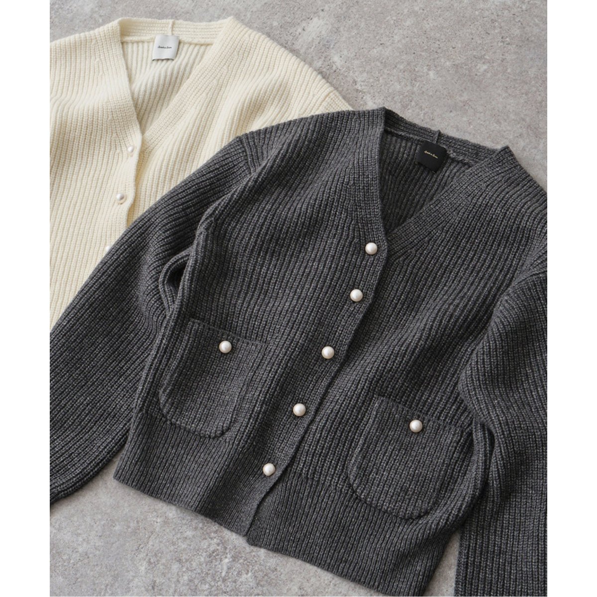 美品 スピック＆スパン 24aw ウール リブニット カーディガン パール スピックアンドスパン 24aw ウール リブニット カーディガン パール
