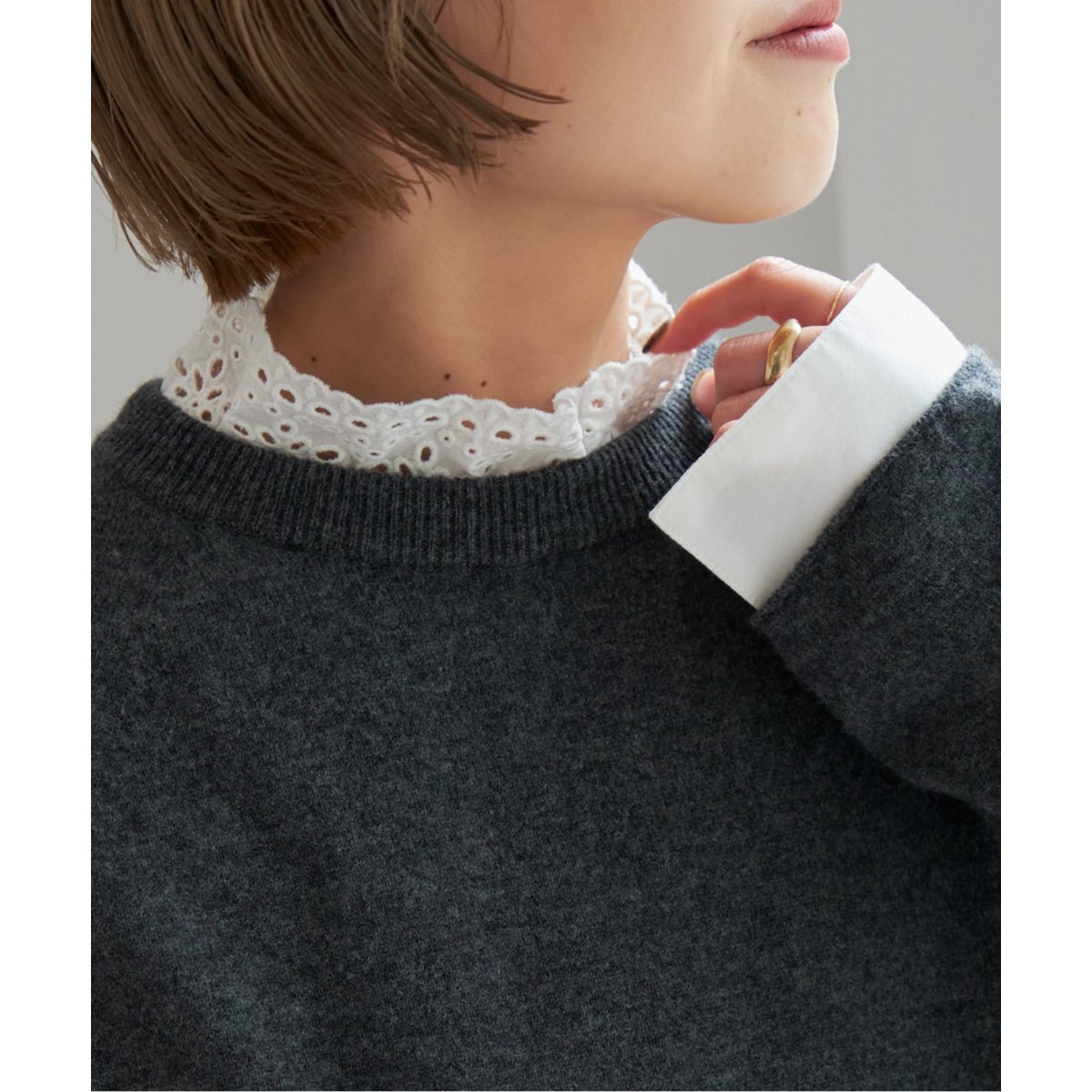 美品 スピックアンドスパン 24AW コットンエンブロイダリーカラーブラウス コットンエンブロイダリーカラーブラウス | スピック&スパン