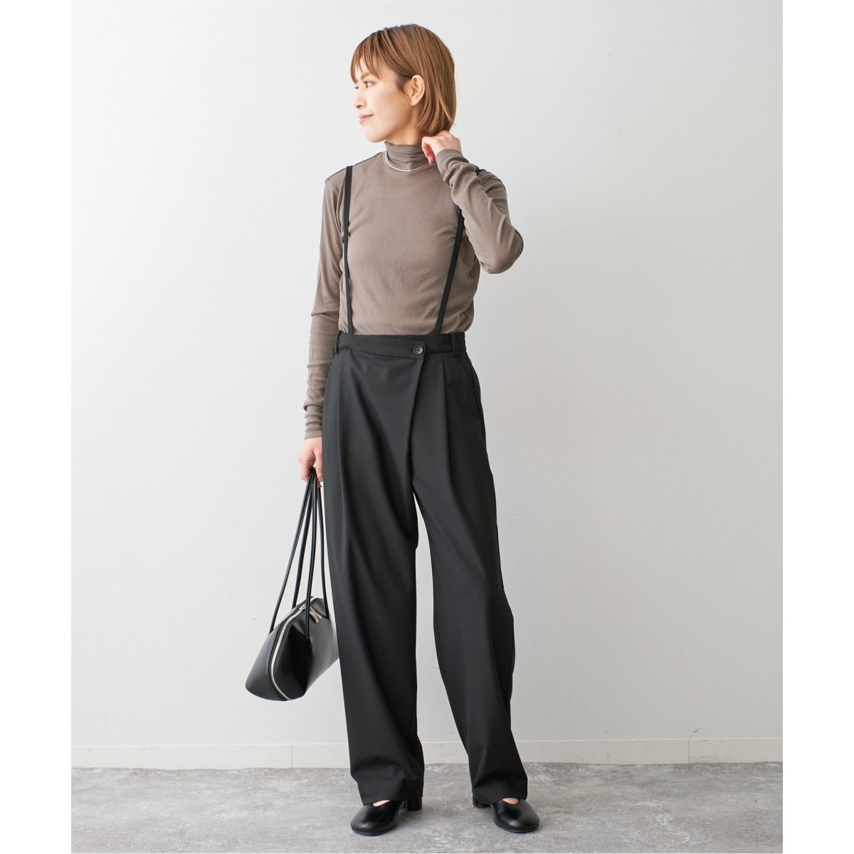 Spick and Span サスペンダー付きアシンメトリータックパンツ サスペンダー付きアシンメトリータックパンツ（スラックス