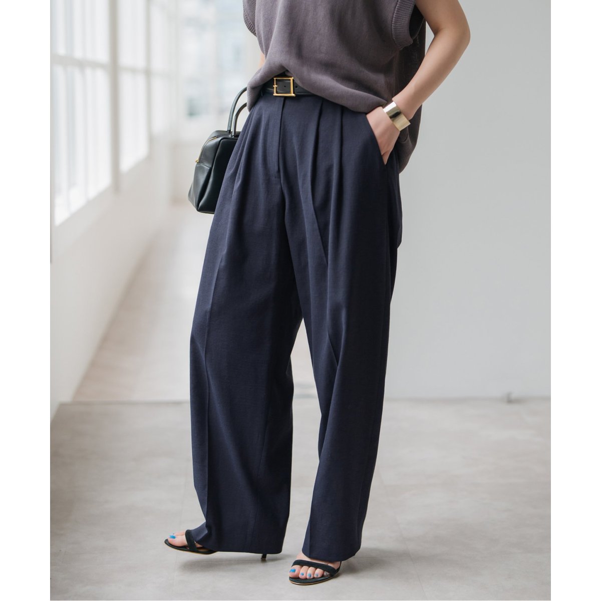 【新品タグ付】Spick & Span サキソニーストレッチストレートパンツ 新品タグ付】Spick & Span サキソニーストレッチストレートパンツ